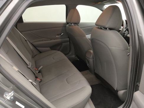 Used 2024 Hyundai Elantra SE image 19