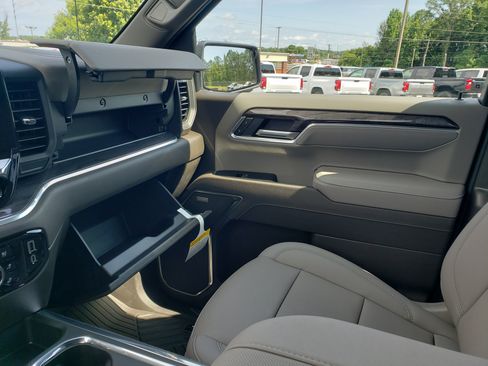 New 2026 Chevrolet Silverado 1500 LTZ w/ LTZ Premium Package AWD/4WD image 24