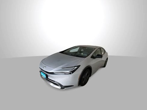 New 2026 Toyota Prius Plug-In Hybrid FWD image 4