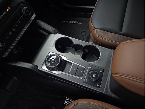 Used 2025 Ford Bronco Sport Outer Banks w/ Sasquatch Outer Banks Package AWD/4WD image 39