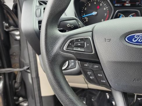Used 2019 Ford Escape SE FWD image 23