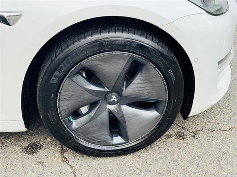 Used 2018 Tesla Model 3 image 15