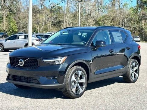 New 2026 Volvo XC40 B5 Plus w/ Protection Package Premier image 4