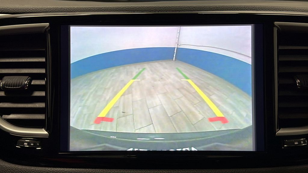 Used 2024 Chrysler Pacifica Touring-L FWD image 13