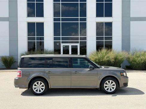 Used 2013 Ford Flex SE FWD image 4