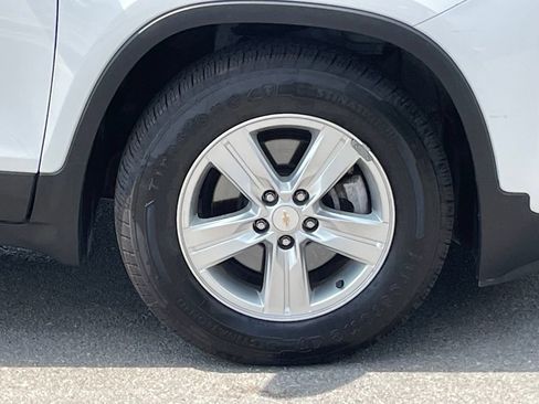 Used 2022 Chevrolet Trax LT FWD image 32