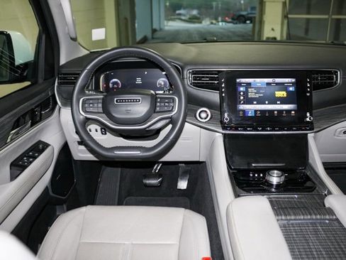 Used 2022 Jeep Wagoneer Series II image 11