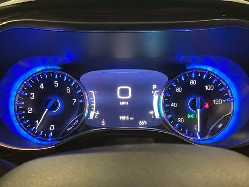 Used 2023 Chrysler Pacifica Limited image 17