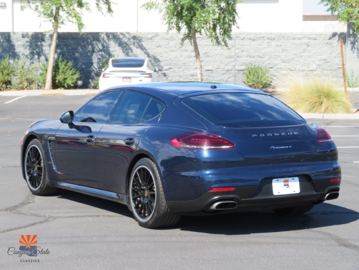 Used 2016 Porsche Panamera AWD/4WD image 12