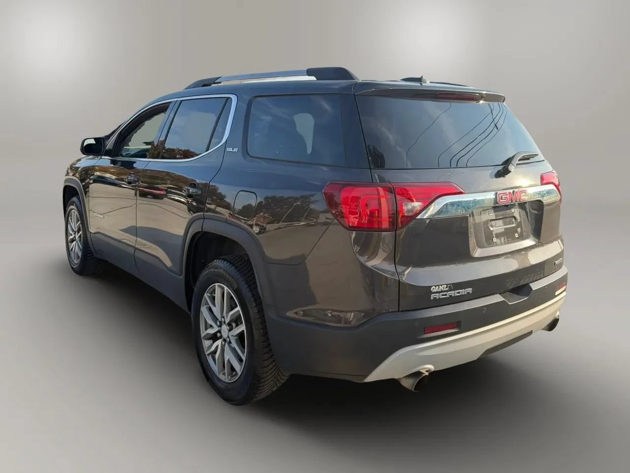 Used 2018 GMC Acadia SLE w/ Driver Alert Package I AWD/4WD image 7