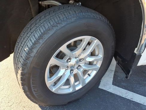 Used 2021 Chevrolet Silverado 1500 LT image 9