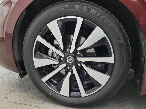 Used 2023 Nissan Sentra SV w/ SV Premium Package FWD image 31