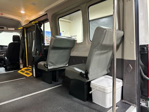 Used 2020 Ford Transit 150 Medium Roof image 19