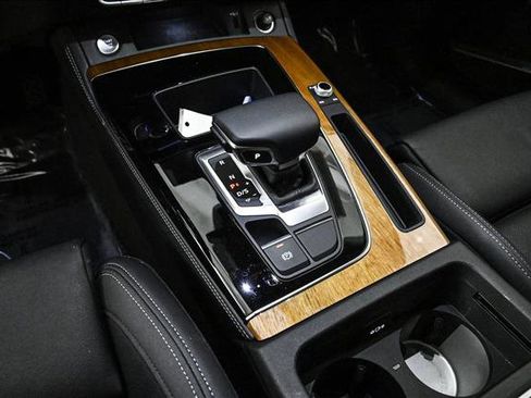 Used 2022 Audi Q5 2.0T Prestige w/ Prestige Package image 12