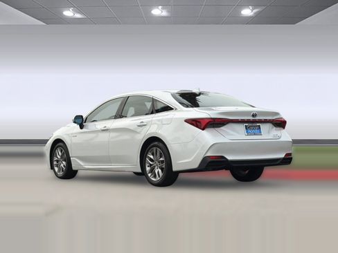 Used 2021 Toyota Avalon XLE w/ Carpet Mat Package (TMS) image 3