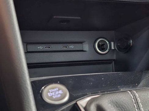 New 2025 Volkswagen Taos SE image 30