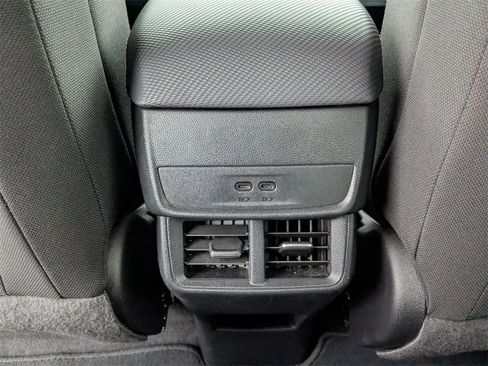 Used 2025 Chevrolet Equinox LT image 29