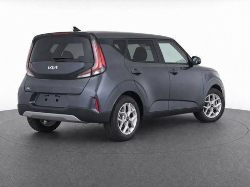 Used 2024 Kia Soul LX w/ Option Group 015 FWD image 4