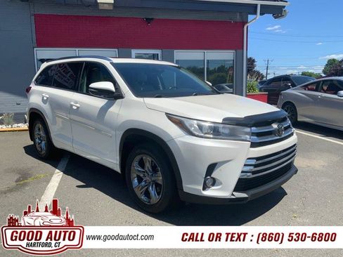 Used 2017 Toyota Highlander Limited Platinum AWD/4WD image 3
