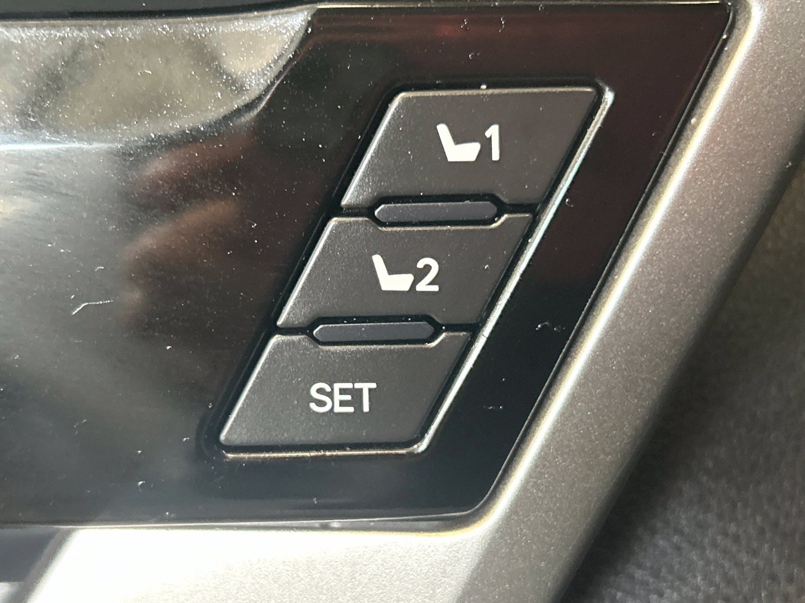 Used 2026 Toyota Tundra Limited AWD/4WD image 13