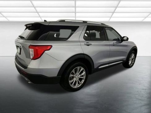 Used 2022 Ford Explorer Limited w/ Equipment Group 301A image 8