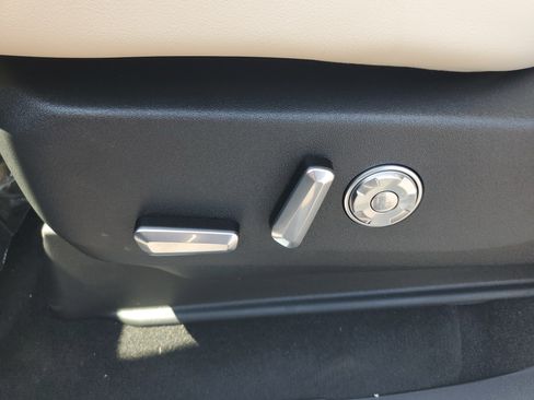 New 2027 Lincoln Navigator L Reserve AWD/4WD image 12