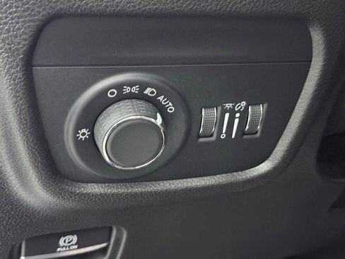 Used 2023 Jeep Grand Cherokee Altitude AWD/4WD image 18