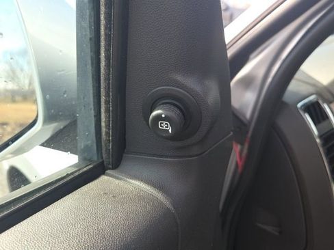 Used 2010 Mercury Mariner Premier image 24