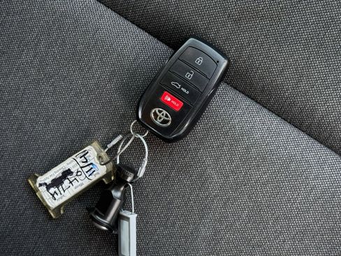 Used 2025 Toyota Camry LE image 22