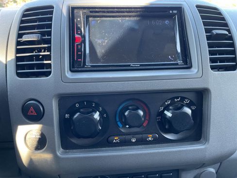 Used 2012 Nissan Frontier S image 27