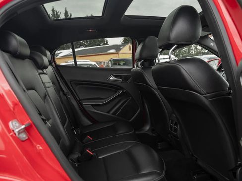 Used 2019 Mercedes-Benz GLA 250 4MATIC image 11