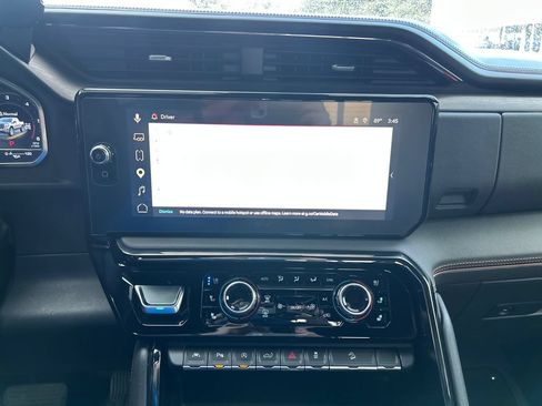 Used 2023 GMC Sierra 1500 AT4 w/ Technology Package AWD/4WD image 18