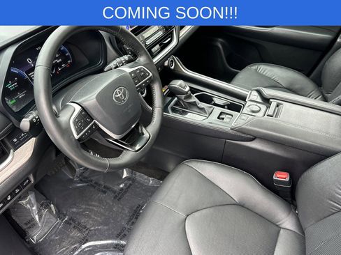 Used 2024 Toyota Grand Highlander AWD Hybrid image 10