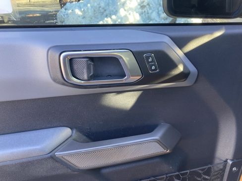 Used 2021 Ford Bronco Black Diamond image 24