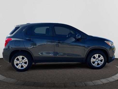 Used 2019 Chevrolet Trax LS w/ LPO, Cargo Package FWD image 5