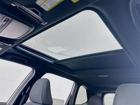 Used 2025 Subaru Forester Premium AWD/4WD image 4