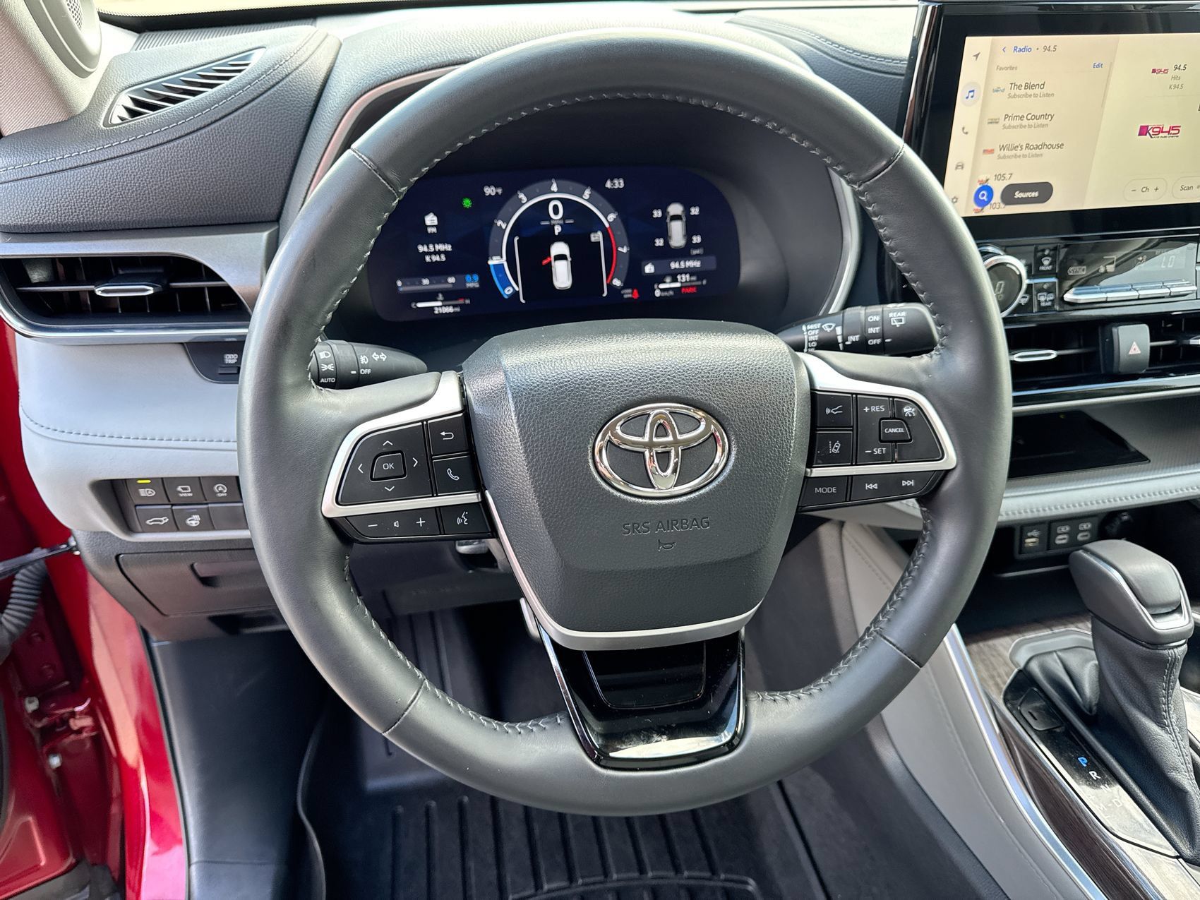 Used 2023 Toyota Highlander Limited FWD image 14