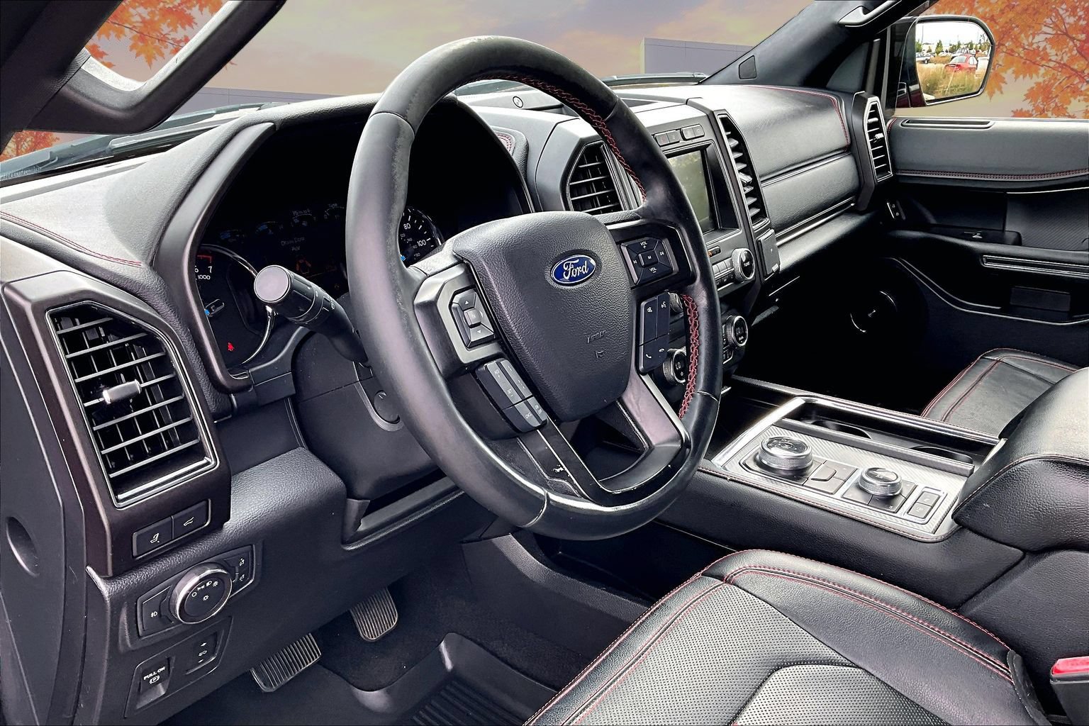 Used 2019 Ford Expedition Limited w/ Equipment Group 303A AWD/4WD image 17