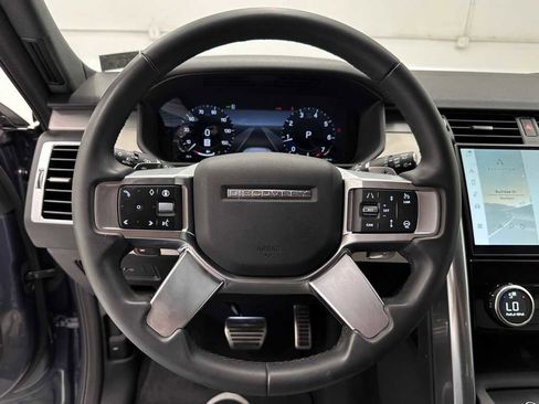 Used 2024 Land Rover Discovery Dynamic SE image 25