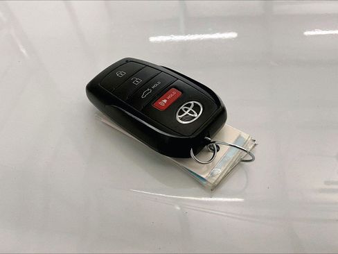 Used 2025 Toyota Camry LE image 9