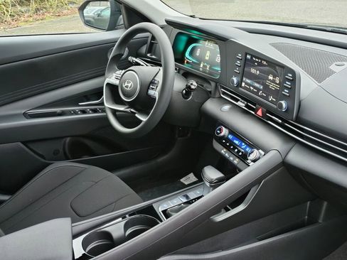 New 2026 Hyundai Elantra Blue image 10