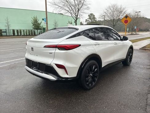 Used 2024 Buick Envista Sport Touring w/ Convenience I Package image 3