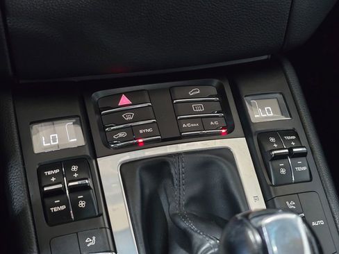 Used 2018 Porsche Macan S image 15