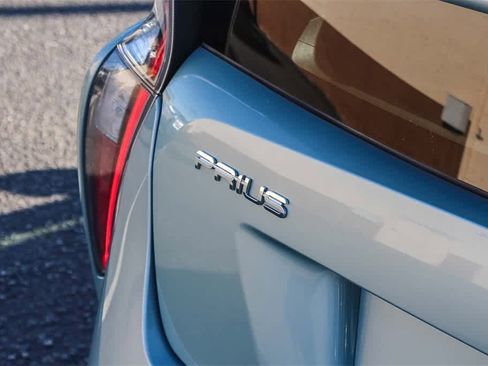 Used 2017 Toyota Prius Two w/ Carpet Mat Package image 9