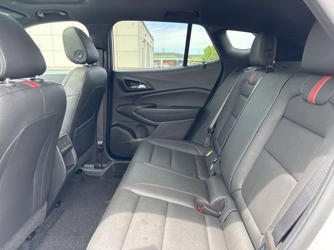 Used 2024 Chevrolet Trax RS w/ Sunroof Package FWD image 30