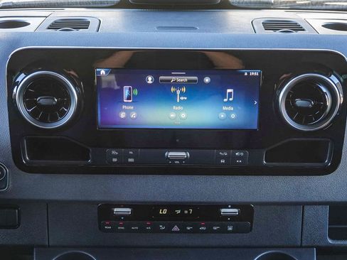 New 2025 Mercedes-Benz Sprinter 2500 image 12