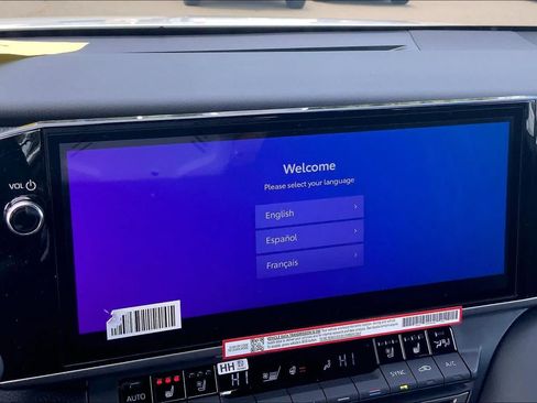 New 2026 Toyota Camry Hybrid FWD image 18