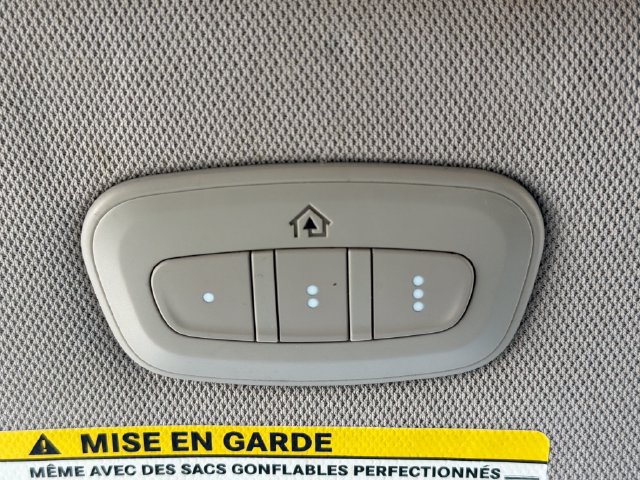 Used 2017 Chrysler Pacifica Touring-L FWD image 28