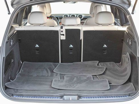 Used 2025 Mercedes-Benz GLC 300 image 25