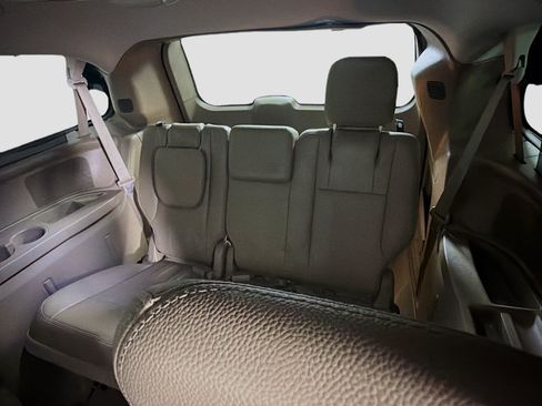 Used 2015 Chrysler Town & Country Touring-L w/ Driver Convenience Group FWD image 28